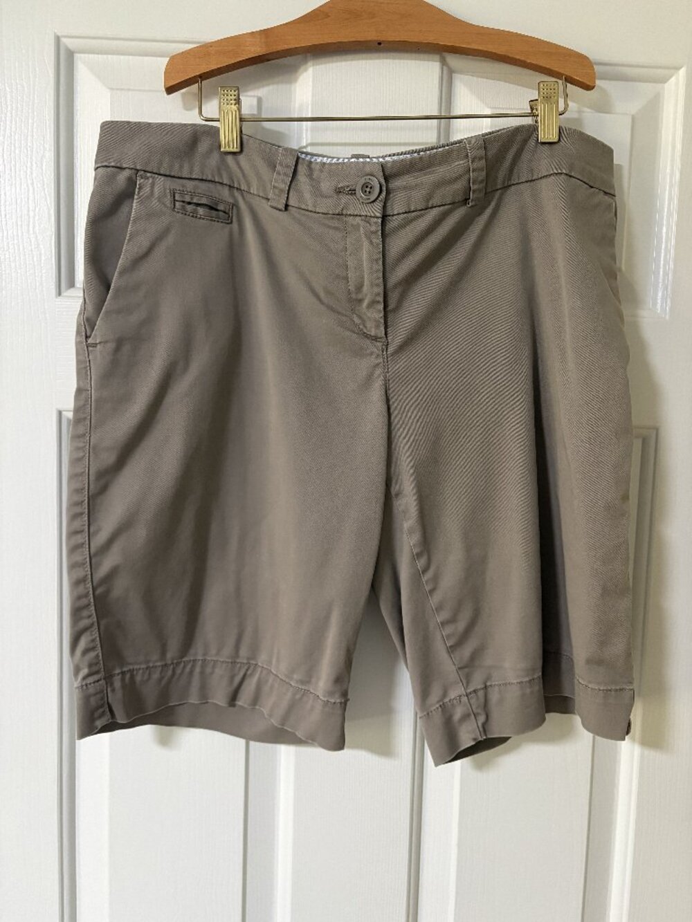 Tommy Hilfiger khaki Bermuda shorts, size 10